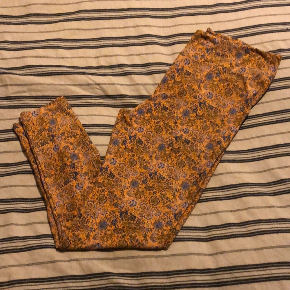 LuLaRoe Tall and Curvy leggings.